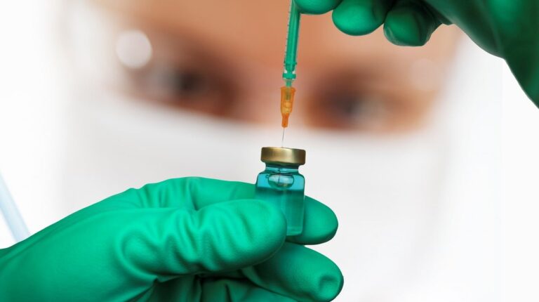vaccination-6949299_1280
