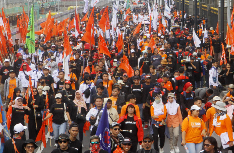 may-day-2025-di-monas-kaum-buruh-bakal-angkat-7-isu-ketenagakerjaan-30042025-220513